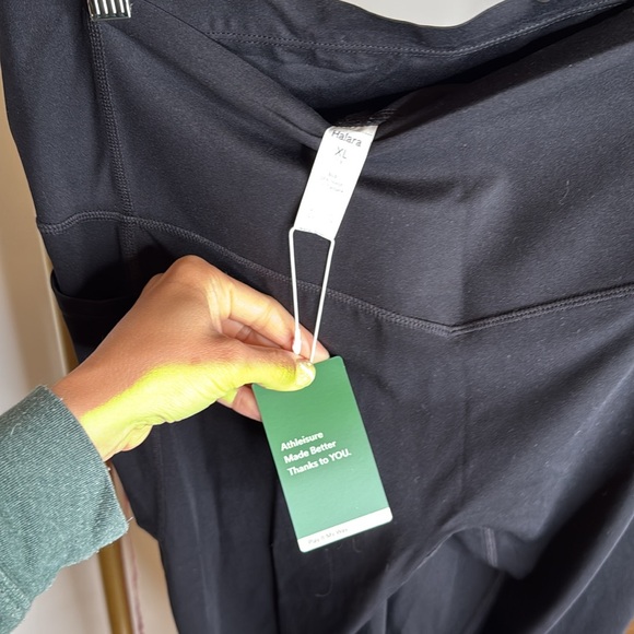 Halara High Waisted Side Pocket 7/8 Yoga Leggings black - Picture 5 of 8